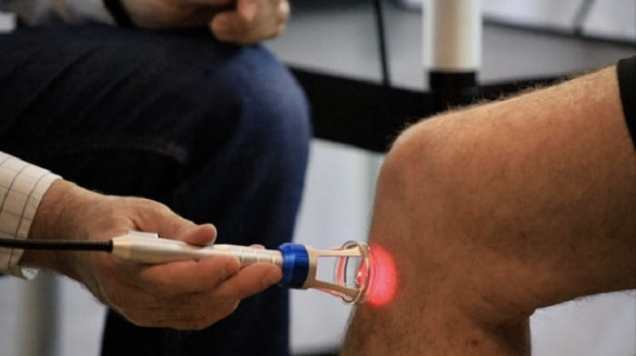 درمان با لیزر یکی از روش های فیزیوتراپی زانو