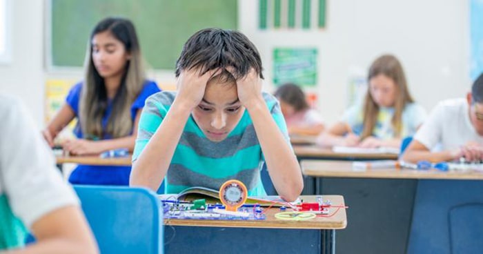 نشانه های بیش فعالی کودک